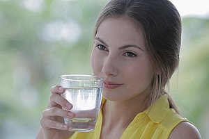 女同圣水调教视频 Porn